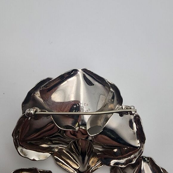 Vintage Napier Sterling Silver Flower Brooch & Clip-On Earrings Set - Picture 5 of 7